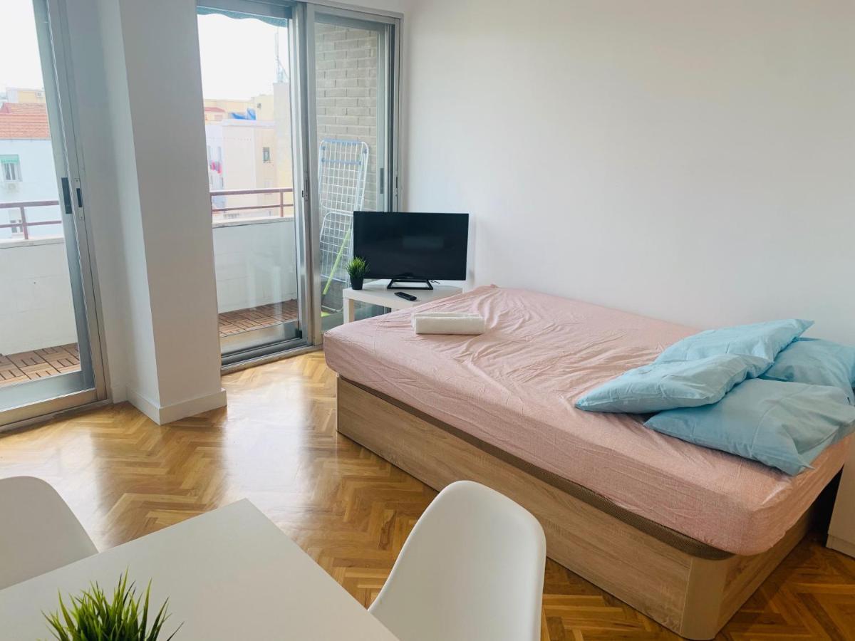 Pisos Con Piscina Barrio Exclusivo-wizinkcenter Alquiler Temporada Apartment