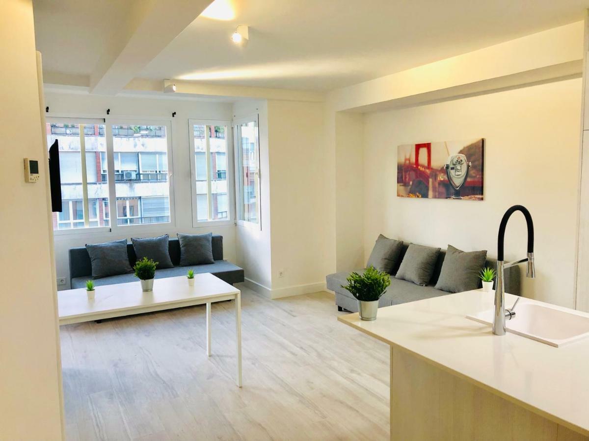 Pisos Con Piscina Barrio Exclusivo-wizinkcenter Alquiler Temporada Apartment
